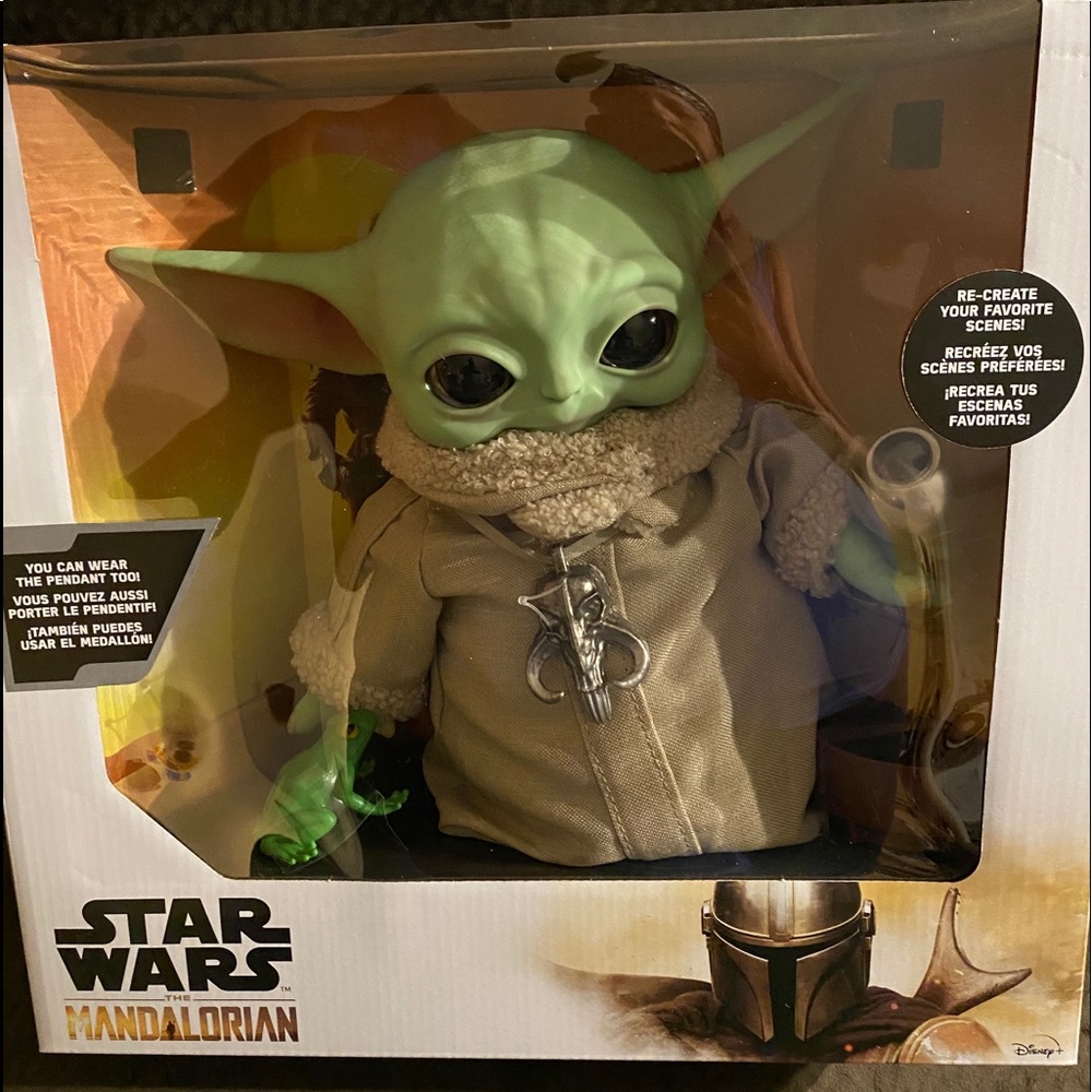Baby Yoda (Disney’s Mandalorian Collection)